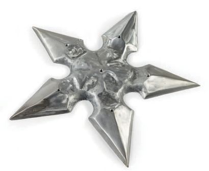 Philippe PERRIN (né en 1964) 
Shuriken, 2000
Sculpture en aluminium.
Épreuve d'artiste...