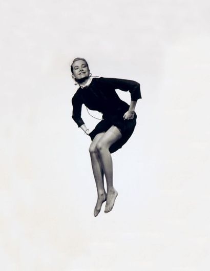 Philippe HALSMAN 
Jump series, Zsa Zsa Gabor, vers 1958
Tirage argentique d'époque.
Tampon...