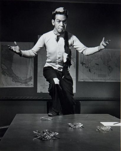 Philippe HALSMAN 
Cantinflas, 1947
Tirage argentique d'époque.
Tampon au dos.
H_35,4...