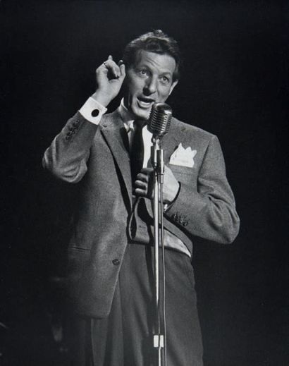 Philippe HALSMAN 
Danny Kaye, 1960
Tirage argentique d'époque.
Tampon au dos.
H_34...