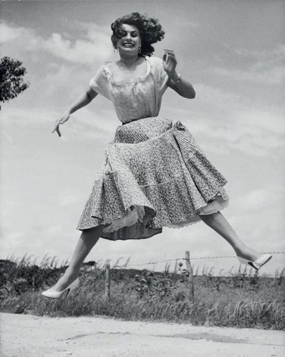 Philippe HALSMAN Jump series, Sophia Loren, New York, 1959 Tirage argentique d'époque....