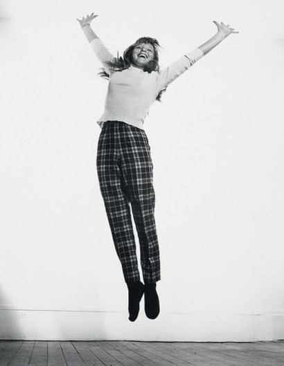 Philippe HALSMAN 
Jump series, Marina Vlady, vers 1958
Tirage argentique d'époque.
Tampon...