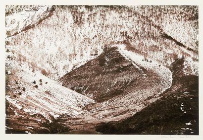 JEAN-PIERRE CANELLE Paysage de montagne
Photographie en noir et blanc, tirage argentique
Signé...