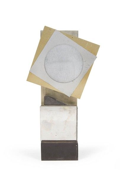 ALICE HUTCHINS (1916-2010) Sans titre
Composition en verre et acier
H_35 cm L_18...