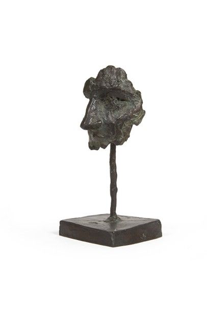 Pierre EDOUARD (né en 1959) Tête
Sculpture en bronze à patine brun-vert
Signée et...