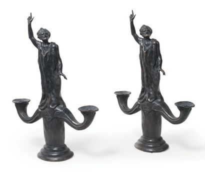 null BENNO ELKAN LE PROPHÈTE SAMUEL
Paire de candélabres en bronze
Londres vers 1940

Benno...