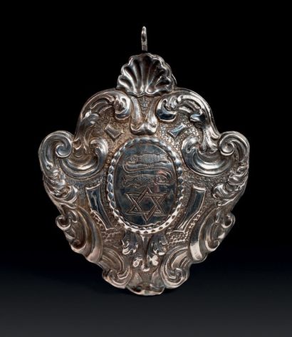 null AMULETTE EN ARGENT
Italie, XIXe siècle

An Italian silver amulet, 19th century.
H_12...