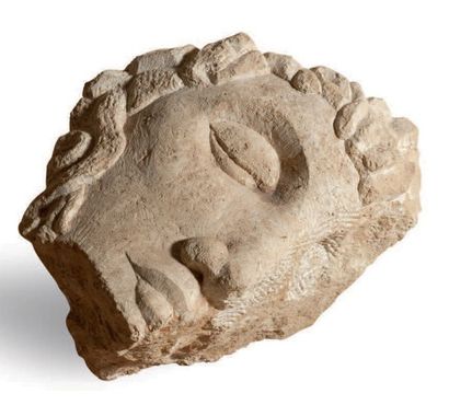 null Tête en pierre sculptée.
H_24 cm L_28 cm P_32 cm
Cabeza en piedra tallada
A...