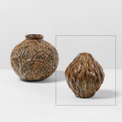 AXEL SALTO (1889-1961) 
Vase modèle «Grenade»
Grès émaillé
Édition Royal Copenhagen
Signé...