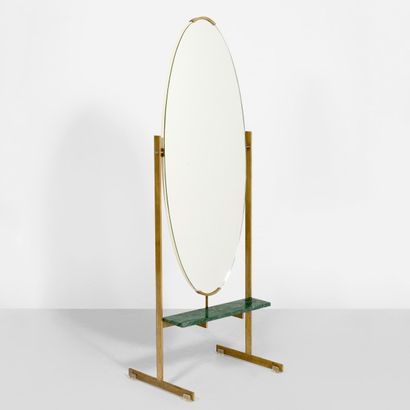 NORDISKA KOMPANIET (DEPUIS 1902) 
Miroir oval sur pied
Métal, marbre et verre
Édition...