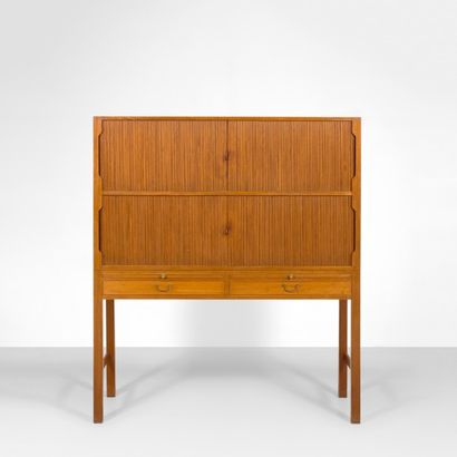 OLE WANSCHER (1903-1985) 
Cabinet
Acajou
Réalisé par A. J. Iversen 1942
H_150 cm...