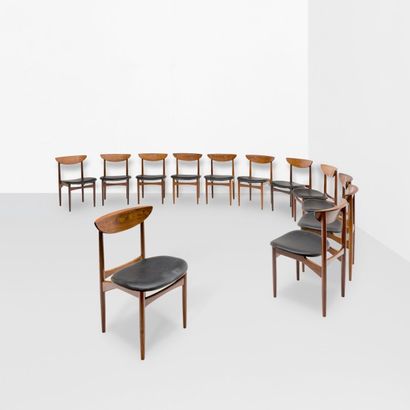 KURT ØSTERVIG (1912-1986) 
Serie de douze chaises, variante du modèle «27»
Palissandre...