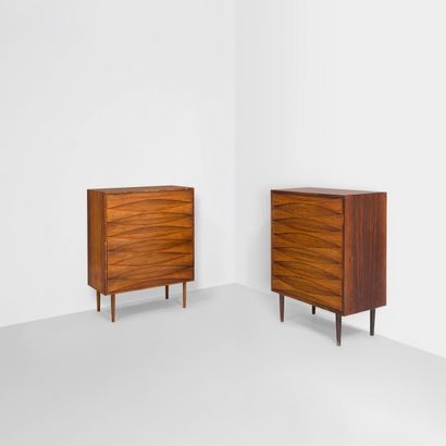 ARNE VODDER (1926-2009) 
Paire de cabinets
Palissandre
Édition Sibast Furniture
Vers...