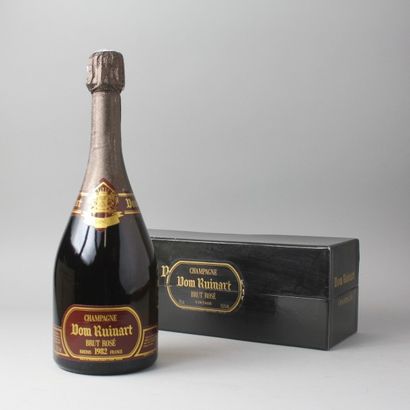 null * 1 Bouteille
CHAMPAGNE DOM RUINART BRUT ROSE 1982
Coffret.
