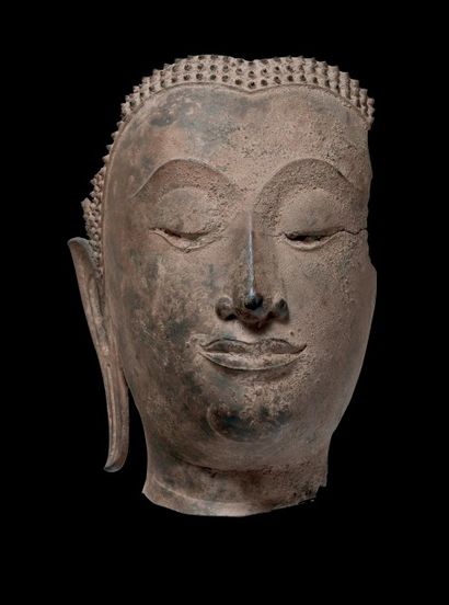 null Tête de bouddha en bronze.
Thaïlande, XVIe siècle.
H_31 cm
Cabeza de Buda en...