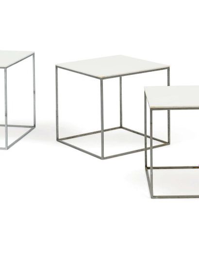POUL KJæRHOLM (1929-1980) ensemble gigogne EKc 71 à plateaux carré en acrylique blanc...