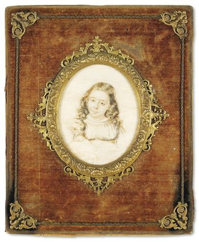 École française vers 1830 Rare miniature ovale sur ivoire en "cheveux" figurant une...