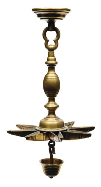 null Lampe de Shabbat en bronze. France, XIXe siècle. A french bronze sabbath lamp....