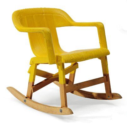 PETER TRAAG Pièce unique Rubber Chair 03 Rocking chair jaune en caoutchouc, bois...