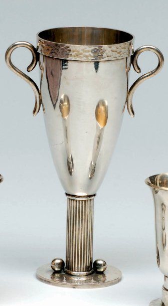 null Property of a gentleman. Jean Despres. Années 1950 Important vase de forme balustre...