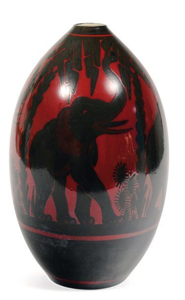 null Rare vase à décor bicolore "passe partout" d'éléphants et de motifs végétaux....