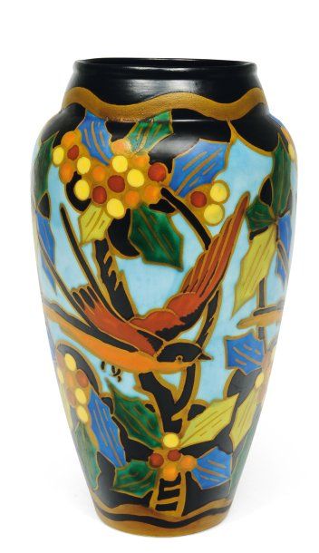 null Rare vase à décor polychrome d'oiseaux et de motifs floraux stylisés. very rare...