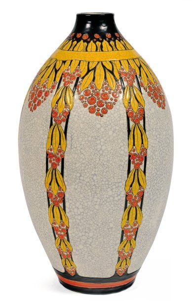 null Rare vase à décor polychrome de feuilles et de fleurs stylisées. huge and extremely...