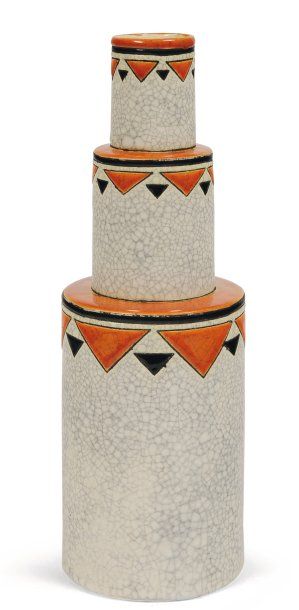 null Rare vase à décor tricolore de motifs géométriques. Extremely Rare three-colour...