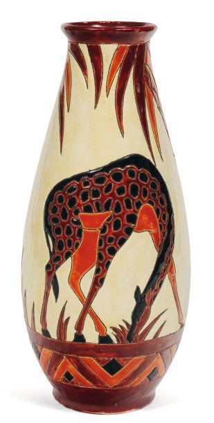 null Rare vase à décor polychrome brun, orange et noir de girafes dans différentes...