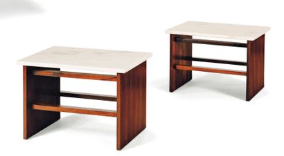 EDITION CELINA (DÉBUTE EN 1938) Paire de tables de chevet à plateaux rectangulaires...