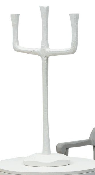 FAGER JENS - Prototype Chandelier "Raw" à trois bras, en bois peint en blanc laissant...