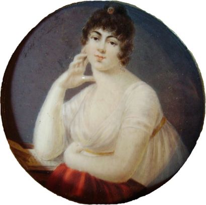 Louis AUBRY (école de ). Portrait d'une femme en robe de soie blanche, enceinte et...