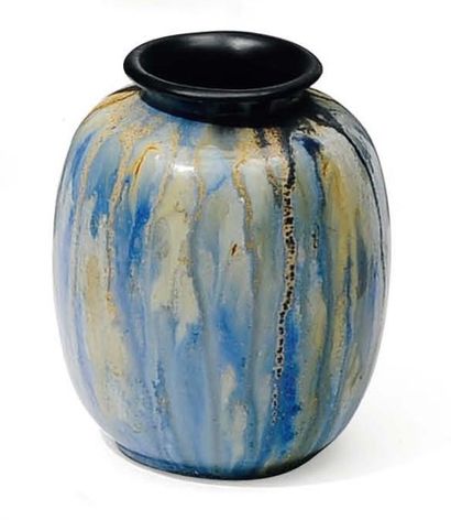 Roger Guérin Vase en grès bleu feu Signé : 177C Guérin (pour Roger Guérin) (Jumet...