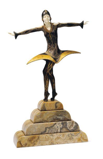 Demeter Chiparus (1888-1950) Kora Sculpture chryséléphantine. Epreuve en bronze à...