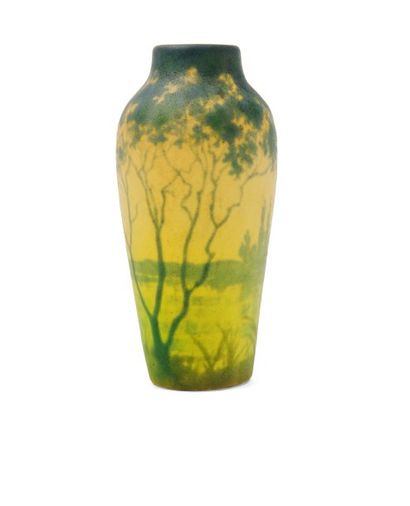 Almaric Walter (1870-1959) Vase à épaulement en céramique à décor émaillé polychrome...