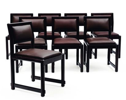 DUNBAR ÉDITION Huit chaises en cuir chocolat et acajou . Vers 1970 H_80 cm L_45,5...