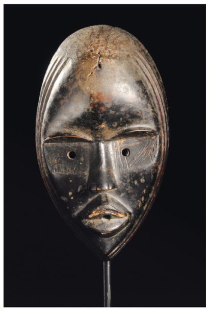 null Masque Dan Côte d'ivoire Bois H_24,5 cm Le visage ovale est caractéristique,...