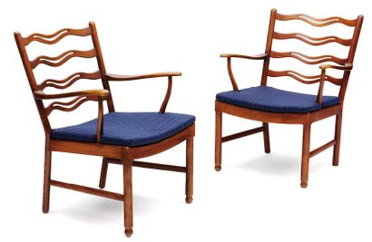 OLE WANSCHER (1903-1985) Paire de fauteuils « Chippendale » à dossiers passementés...