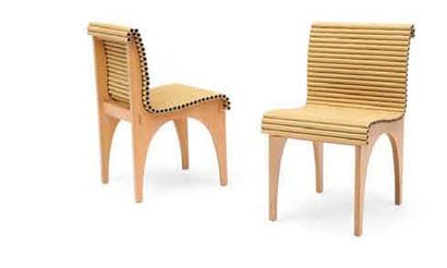 SHIGERU BAN (NÉ EN 1957) Paire de chaises à assises et dossiers composés d'une succession...