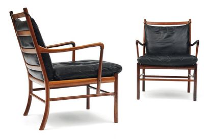 OLE WANSCHER (1903-1985) Paire de fauteuils « coloniaux » à assise en cannage et...
