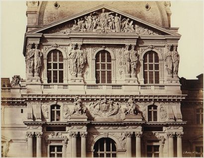 EDOUARD BALDUS (1813-1889) Façade du Louvre Tirage albuminé. Tampon du photographe...