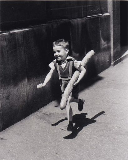 WILLY RONIS (1910-2009) Le petit parisien, Paris 1952 Tirage argentique postérieur....
