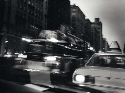 WILLY RONIS (1910-2009) New York 1981, Madison avenue Tirage argentique en noir et...