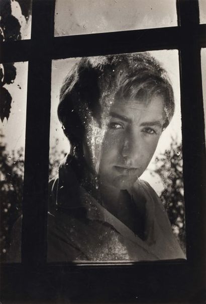 MICHEL COT Portrait de Françoise Sagan à travers une fenêtre Ancien Tirage argentique...