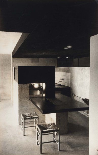JOHAN VAN DER KEUKEN (1938-2000) Vues d'architecture intérieure. Le restaurant d'étudiant...