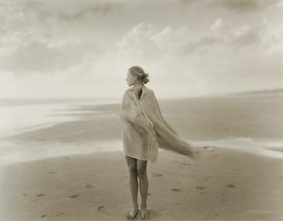 JOCK STURGES (NÉ EN 1947) Nikki, Montalivet, France 1999 Tirage argentique signé...