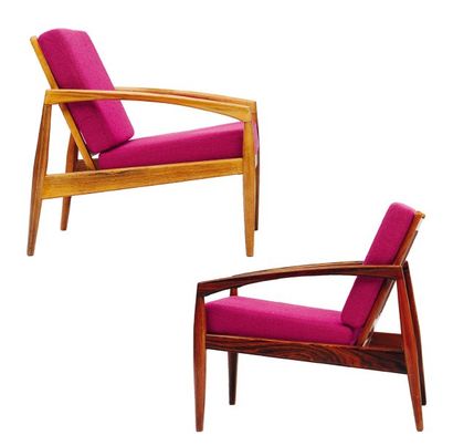 KAI KRISTIANSEN Paire de fauteuils draps de laine violet et palissandre. Edition...