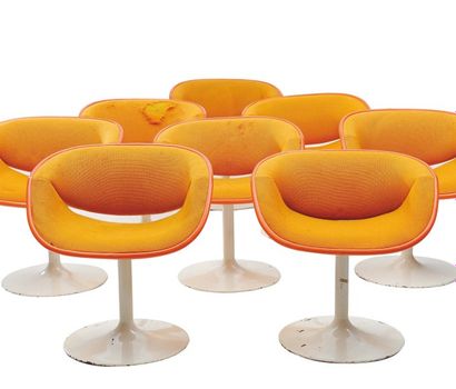 PIERRE PAULIN (1927-2009) Suite de huit fauteuils garnis de draps de laine orange,...