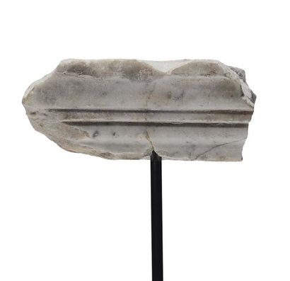null fragment de marbre antique sculpté. H_5,5 cm L_12 cm P_8 cm