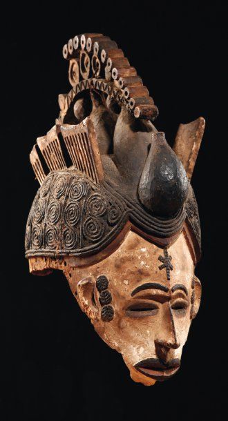 null MASQUE MWO IBO Nigeria Bois polychrome, accidents et manques H_47 cm Visage...